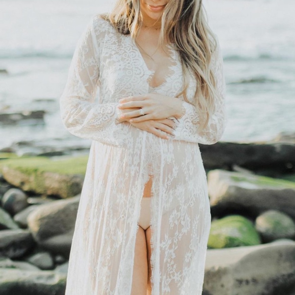 Lace maternity gown